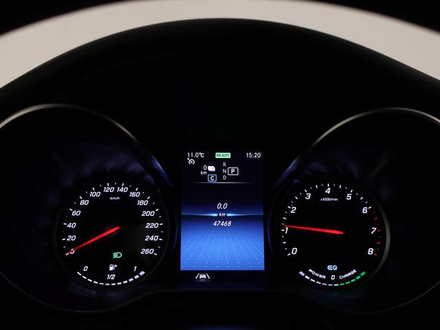 Mercedes-Benz GLC-KLASSE 300 e 4-MATIC Business Solution AMG | Dode Hoek Ass | Parkeerpakket met Camera | Sfeerverlichting | LED verlichting | Navigatie | Inclusief 24 maanden MB Certified garantie voor Europa.