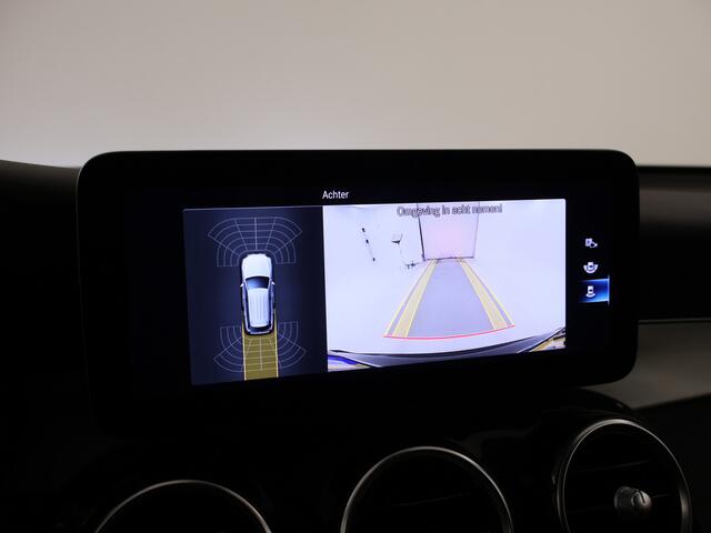 Mercedes-Benz GLC-KLASSE 300 e 4-MATIC Business Solution AMG | Dode Hoek Ass | Parkeerpakket met Camera | Sfeerverlichting | LED verlichting | Navigatie | Inclusief 24 maanden MB Certified garantie voor Europa.