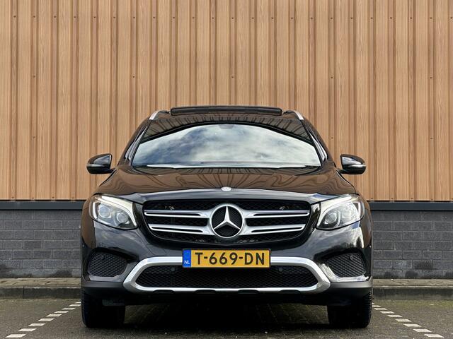 Mercedes-Benz GLC-KLASSE 250 4MATIC Prestige | Panoramadak | Leder | Camera | Navigatie | Stoelverwarming | Elektrische Achterklep | Isofix | Parkeersensoren | 19" Lichtmetaal | Cruise Control |
