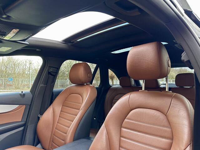 Mercedes-Benz GLC-KLASSE 250 4MATIC Prestige | Panoramadak | Leder | Camera | Navigatie | Stoelverwarming | Elektrische Achterklep | Isofix | Parkeersensoren | 19" Lichtmetaal | Cruise Control |