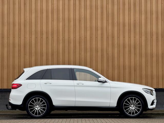 Mercedes-Benz GLC-KLASSE 250 4MATIC Prestige | AMG Pakket | Elektrische Achterklep | 20" Lichtmetaal | Camera | Adaptieve Cruise Control | Lane Assist | Navigatie | Stoelverwarming | Trekhaak |