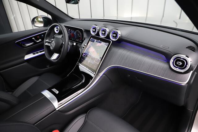 Mercedes-Benz GLC-KLASSE 300e AMG 4-Matic Aut9 | Pano | Keyles | Massage | Stoelkoeling | Distronic | Digital-light | Stuurwielverwarming | 2023.