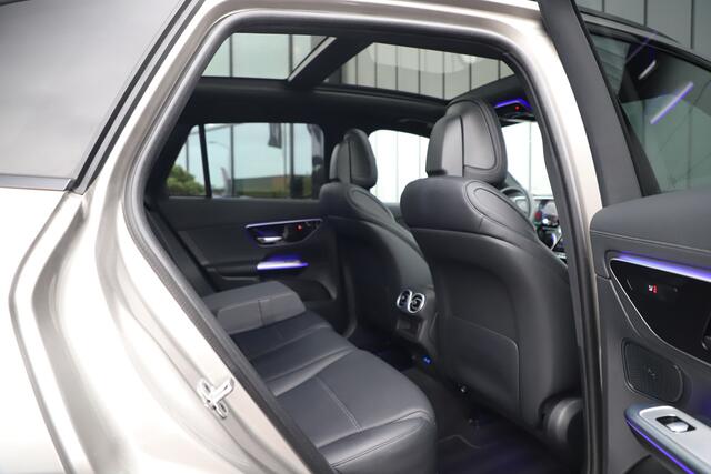 Mercedes-Benz GLC-KLASSE 300e AMG 4-Matic Aut9 | Pano | Keyles | Massage | Stoelkoeling | Distronic | Digital-light | Stuurwielverwarming | 2023.