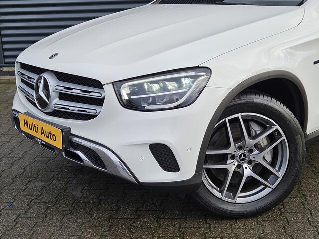 Mercedes-Benz GLC-KLASSE 300e 4MATIC AMG Plug In Hybrid Dealer O.H PHEV | Apple Carplay | Camera | Alcantara Sportstoelen Verwarmd | 19"L.M | Navi | DAB |