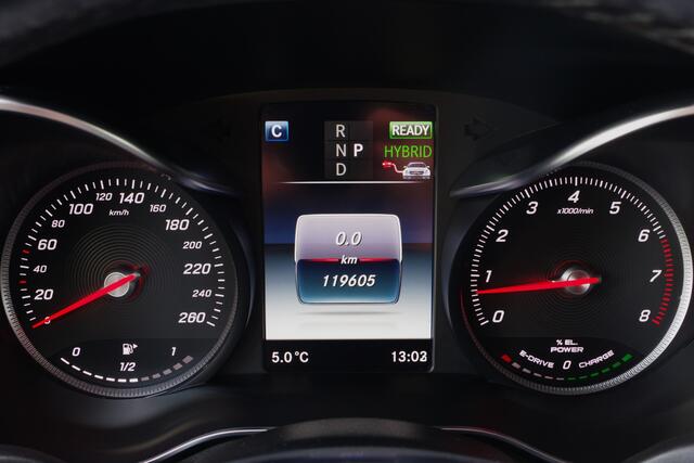 Mercedes-Benz GLC-KLASSE 350e 320 PK 4MATIC Ambition AMG-Line PHEV, Panoramadak, Leder, Camera, DAB