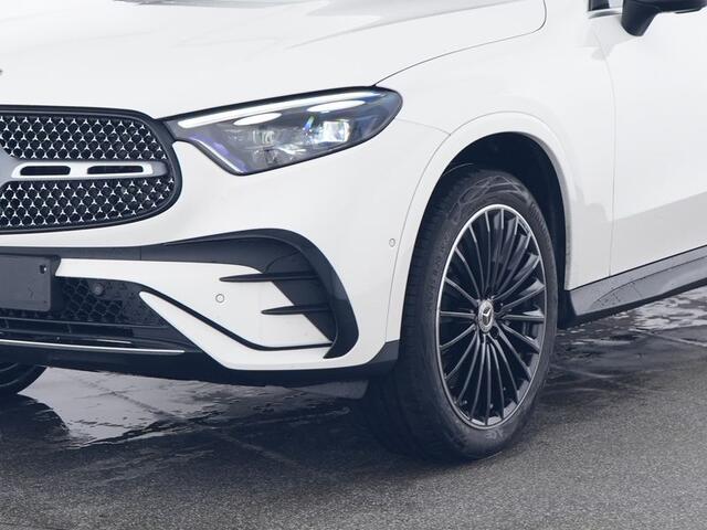 Mercedes-Benz GLC-KLASSE Coupé 300 e 4MATIC AMG Plug-In Hybride | AMG Line | Night Pakket | Panorama Schuif-Kanteldak | Trekhaak | Digital Light | Distronic | Inclusief 24 maanden MB Certified garantie voor Europa.