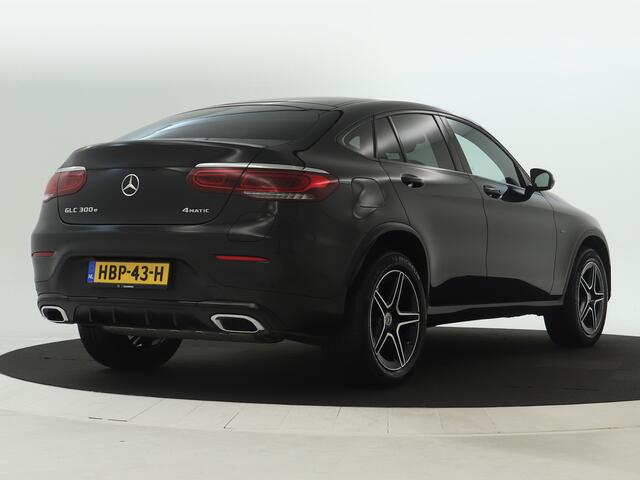 Mercedes-Benz GLC-KLASSE Coupé 300 e AMG Nightpack | Parkeerpakket met Camera | Sfeerverlichting | LED | Car Play | Inclusief 24 maanden MB Certified garantie voor Europa.