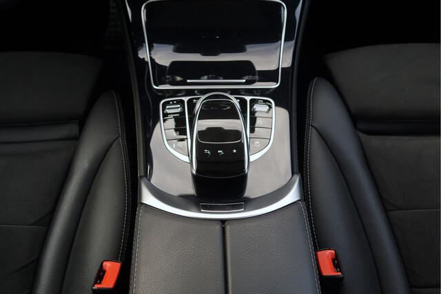 Mercedes-Benz GLC-KLASSE 250 4MATIC AMG Line | Distronic Trekhaak Night