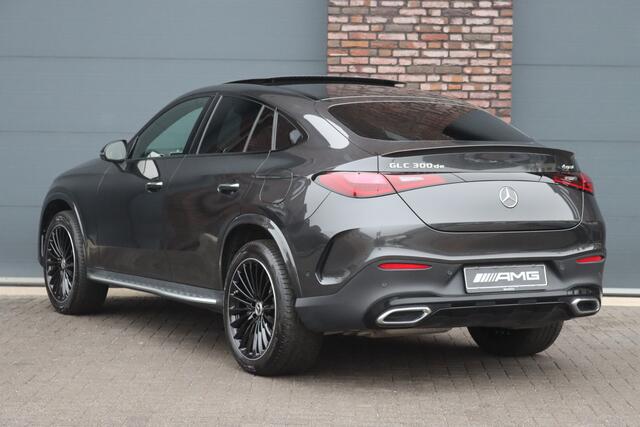 Mercedes-Benz GLC-KLASSE Coupé 300de 4MATIC AMG Line Aut9 | Distronic | Panoramadak | Digital Light | Memory | Leder | Surround Camera | Keyless Go | Augmented Reality | Nightpakket |