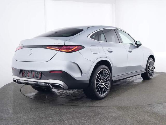 Mercedes-Benz GLC-KLASSE Coupé 300 e 4MATIC AMG Plug-In Hybride | AMG Styling | 20 Inch AMG Velgen | Stuur en Stoelverwarming | Burmester® 3D-Surround sound system | Rijassistentiepakket plus | Inclusief 24 maanden MB Certified garantie voor Europa.