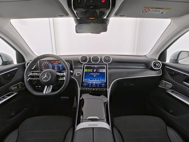 Mercedes-Benz GLC-KLASSE Coupé 300 e 4MATIC AMG Plug-In Hybride | AMG Styling | 20 Inch AMG Velgen | Stuur en Stoelverwarming | Burmester® 3D-Surround sound system | Rijassistentiepakket plus | Inclusief 24 maanden MB Certified garantie voor Europa.