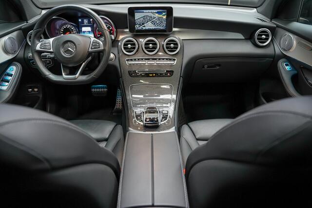 Mercedes-Benz GLC-KLASSE Coupé 250 210pk 4MATIC Premium |Org. NL|1e eigenaar|dealer onderhouden|AMG pakket|schuif/kantel dak|Burmester|Carbon interieur|Ambient light|Apple Carplay|blind spot|360 camera|elk. achterklep|trekhaak|20"|