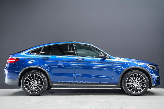 Mercedes-Benz GLC-KLASSE Coupé 250 210pk 4MATIC Premium |Org. NL|1e eigenaar|dealer onderhouden|AMG pakket|schuif/kantel dak|Burmester|Carbon interieur|Ambient light|Apple Carplay|blind spot|360 camera|elk. achterklep|trekhaak|20"|