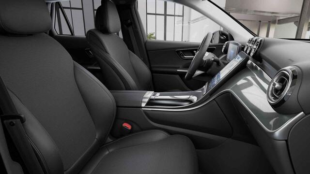 Mercedes-Benz GLC-KLASSE 300e 4MATIC Luxury Line | Panoramadak | Trekhaak | 360 camera | Winter pakket |