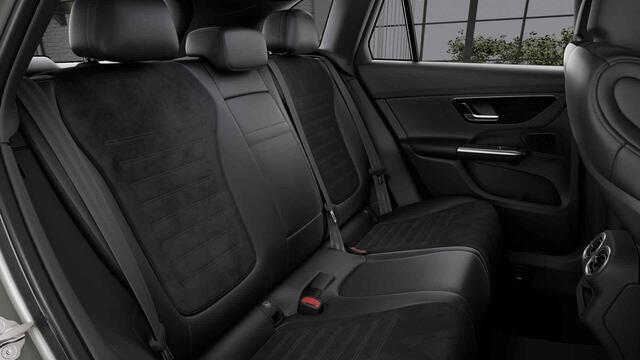Mercedes-Benz GLC-KLASSE 300e 4MATIC AMG Line | Panoramadak | Trekhaak | 360 camera | Stuurverwarming | Digital Light |