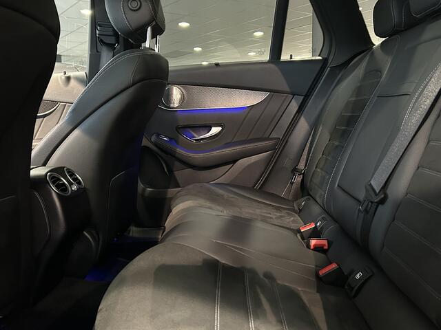 Mercedes-Benz GLC-KLASSE 300e AMG // Panoramadak // Burmester // Distronic // Carbon // MultiBeam LED // 360 Camera // Sfeerverlichting // Night Pakket // Carplay // Treeplanken // Digitaal dashbord