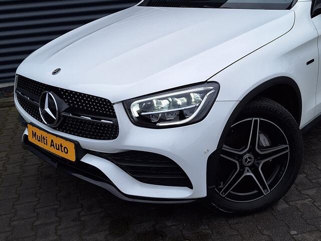 Mercedes-Benz GLC-KLASSE 300e 4MATIC AMG Night Plug in Hybrid 320pk | PHEV | Panodak | Trekhaak af Fabriek | Carplay | Navi | Camera | Spraakbediening | DAB | Stoelverwarming | Cruise Control |