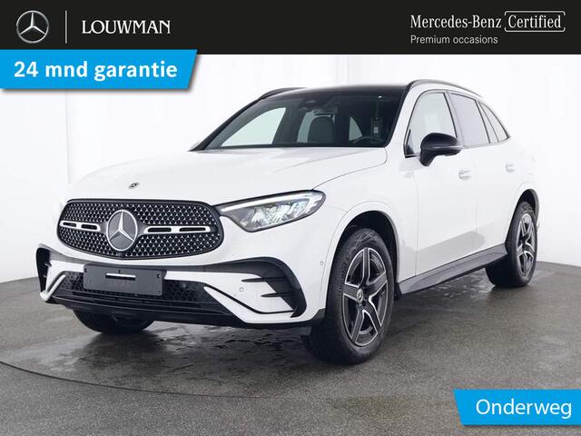 Mercedes-Benz GLC-KLASSE 300 e 4-Matic AMG Nightpakket | Trekhaak | Panoramadak | Keyless Go | Memory | Dode Hoek Ass | Sfeerverlichting | Inclusief 24 maanden MB Certified garantie voor Europa.
