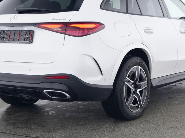 Mercedes-Benz GLC-KLASSE 300 e 4-Matic AMG Nightpakket | Trekhaak | Panoramadak | Keyless Go | Memory | Dode Hoek Ass | Sfeerverlichting | Inclusief 24 maanden MB Certified garantie voor Europa.