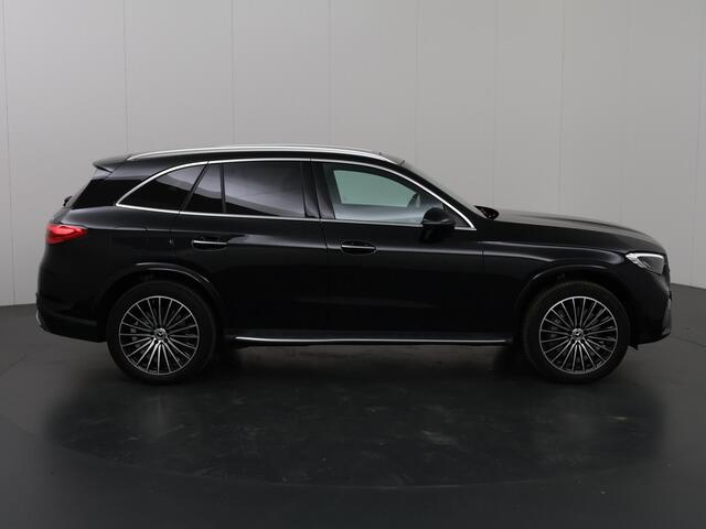 Mercedes-Benz GLC-KLASSE 300e 4MATIC AMG Line | AMG | Panoramadak | Trekhaak | | Sfeerverlichting | Apple carplay / Android auto | Adaptive cruise control | 360°C Camera |