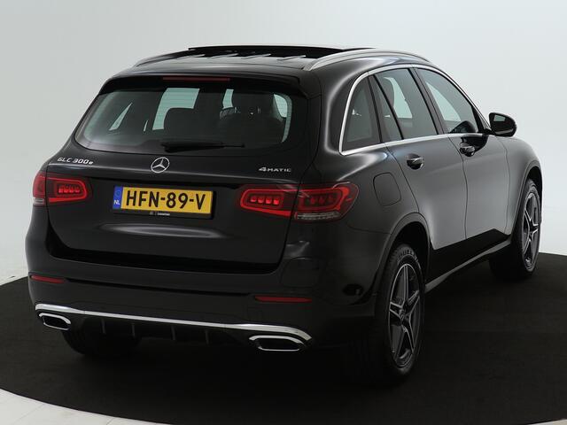 Mercedes-Benz GLC-KLASSE 300 e 4MATIC AMG Plug-In Hybride | AMG Styling | Panorama Schuif-Kanteldak | KEYLESS GO | EASY PACK achterklep | Achteruitrijcamera | LED koplampen | Inclusief 24 maanden MB Certified garantie voor Europa.