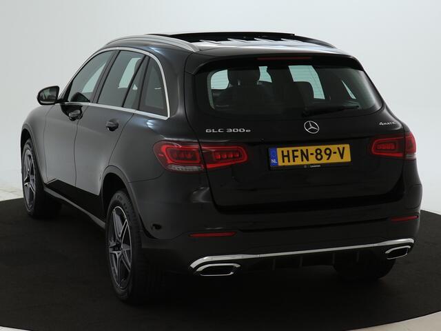 Mercedes-Benz GLC-KLASSE 300 e 4MATIC AMG Plug-In Hybride | AMG Styling | Panorama Schuif-Kanteldak | KEYLESS GO | EASY PACK achterklep | Achteruitrijcamera | LED koplampen | Inclusief 24 maanden MB Certified garantie voor Europa.