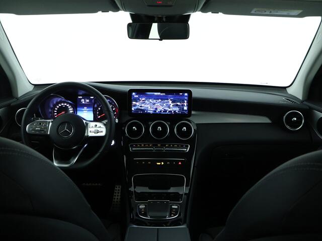 Mercedes-Benz GLC-KLASSE 300 e 4MATIC AMG Plug-In Hybride | AMG Styling | Panorama Schuif-Kanteldak | KEYLESS GO | EASY PACK achterklep | Achteruitrijcamera | LED koplampen | Inclusief 24 maanden MB Certified garantie voor Europa.