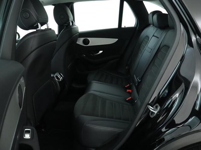 Mercedes-Benz GLC-KLASSE 300 e 4MATIC AMG Plug-In Hybride | AMG Styling | Panorama Schuif-Kanteldak | KEYLESS GO | EASY PACK achterklep | Achteruitrijcamera | LED koplampen | Inclusief 24 maanden MB Certified garantie voor Europa.