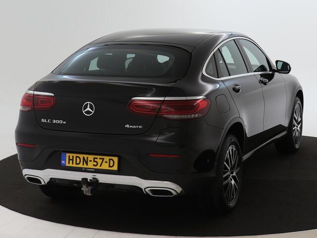 Mercedes-Benz GLC-KLASSE Coupé 300 e 4M Plug-In Hybride | Achteruitrijcamera | Trekhaak | Memory Stoelen | Leder | Distronic | Inclusief 24 maanden MB Certified garantie voor Europa.