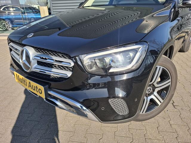 Mercedes-Benz GLC-KLASSE 300e 4MATIC Premium Plug in Hybrid 320pk PHEV | Adaptive Cruise | Apple Carplay | Lederen Sportstoelen | Camera | L.M. 19" | Sfeerverlichting | Multi Beam LED | Stoelverwarming | DAB | Navigatie |