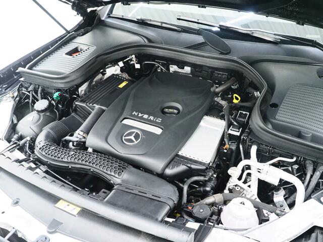 Mercedes-Benz GLC-KLASSE 300e 4MATIC Premium Plus AMG | Panoramadak | Luchtvering | Burmester | 360 | Adaptive Cruise | Keyless