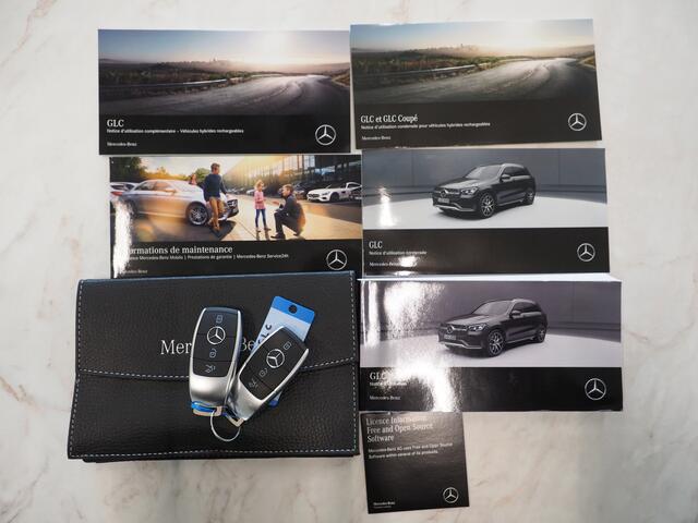 Mercedes-Benz GLC-KLASSE 300e 4MATIC Premium Plus AMG | Panoramadak | Luchtvering | Burmester | 360 | Adaptive Cruise | Keyless