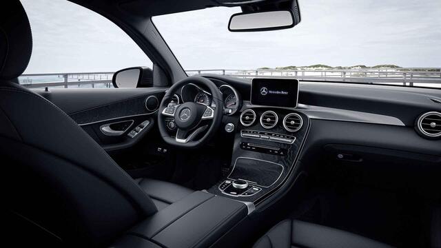 Mercedes-Benz GLC-KLASSE 250 4MATIC Premium | AMG | Panoramadak | Trekhaak |