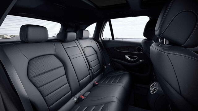 Mercedes-Benz GLC-KLASSE 250 4MATIC Premium | AMG | Panoramadak | Trekhaak |