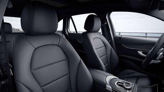 Mercedes-Benz GLC-KLASSE 250 4MATIC Premium | AMG | Panoramadak | Trekhaak |