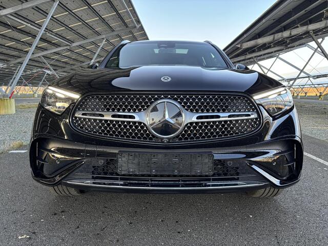 Mercedes-Benz GLC-KLASSE 300e 4MATIC AMG Line | Panoramadak | Trekhaak | Memory stoelen | Sfeerverlichting | 360 camera |