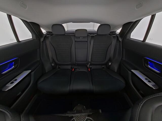 Mercedes-Benz GLC-KLASSE Coupé 300 e 4M AMG Plug-In Hybride | AMG Styling | 19 Inch AMG Velgen | Led Koplampen | Achteruitrijcamera | Easy-Pack Achterklep | Keyless-Go | Inclusief 24 maanden MB Certified garantie voor Europa.