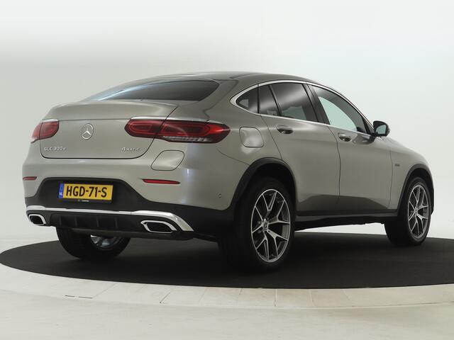 Mercedes-Benz GLC-KLASSE 300 e 4M AMG Plug-In Hybride | Schuifdak | Multibeam LED | 360 Camera | Memory Stoelen | Distronic | Inclusief 24 maanden MB Certified garantie voor Europa.