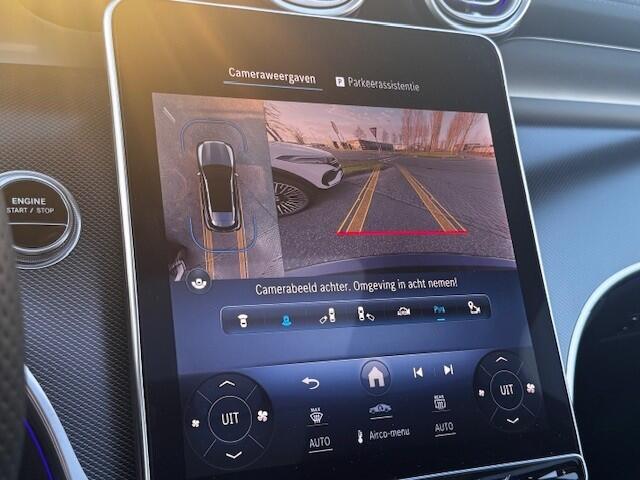 Mercedes-Benz GLC-KLASSE Mercedes-Benz 300 e 4 Matic l Luchtvering l Distronic plus l Head-Up l 360 Camera l MBUX l Geventileerde en Verwarmde voorstoelen l Stuurverwarming l Alarm l Parkeer pakket l Airmatic l Augmented Reality-video l Apple/android carplay l Memory pakket l