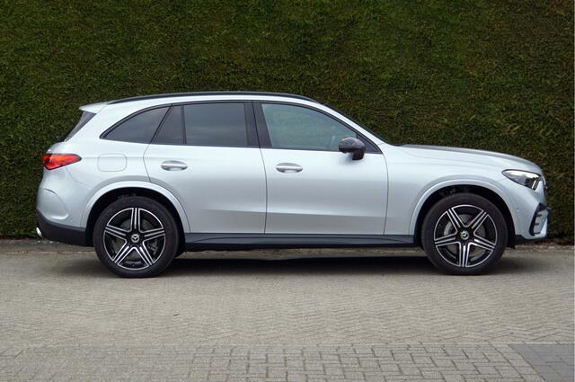 Mercedes-Benz GLC-KLASSE GLC 400 e 4MATIC AMG Line | Burmester Panorama Trekhaak Keyless Digital Winter