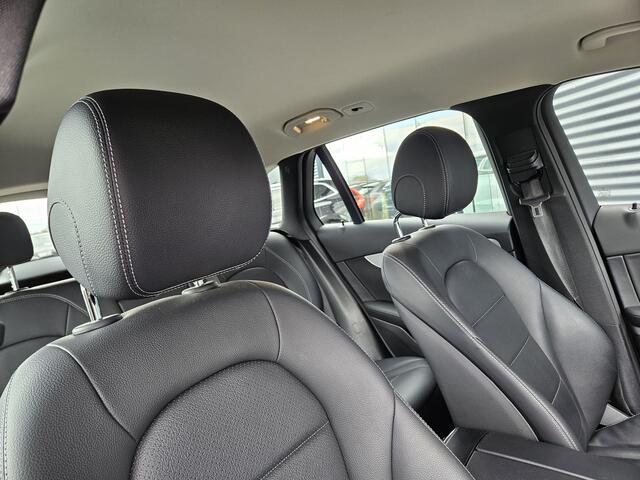 Mercedes-Benz GLC-KLASSE 300e 4MATIC Premium Plug In Hybrid 320pk PHEV | Trekhaak af fabriek | Apple Carplay | Keyless | DAB | Lederen Sportstoelen | Navi Full Map | BLIS |