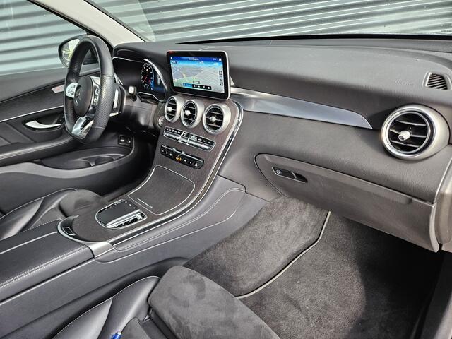 Mercedes-Benz GLC-KLASSE 300e 4MATIC AMG Plug In Hybrid 320pk PHEV | Apple Carplay | Alcantara Sportstoelen | Sfeerverlichting | Virtual Cockpit | 19"L.M | Night Pakket |