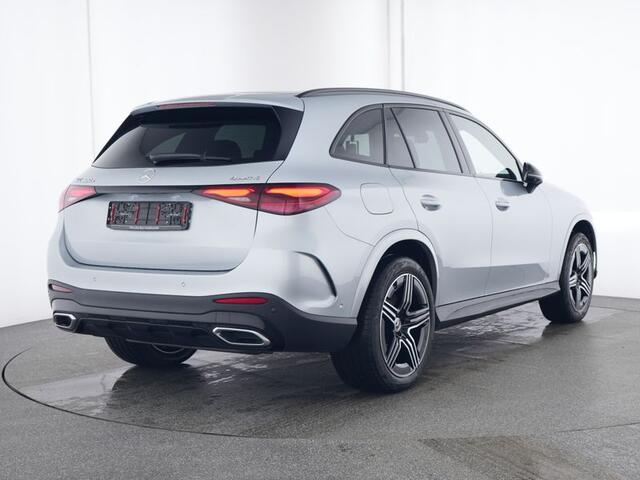 Mercedes-Benz GLC-KLASSE 300 e 4MATIC AMG Plug-In Hybride | Edition AMG-Line | Night Pakket | Alarm | Digitaal Koplampen | DC Laden | Panorama Schuif-Kanteldak | Inclusief 24 maanden MB Certified garantie voor Europa.