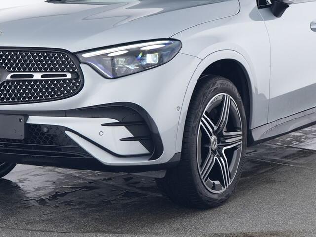 Mercedes-Benz GLC-KLASSE 300 e 4MATIC AMG Plug-In Hybride | Edition AMG-Line | Night Pakket | Alarm | Digitaal Koplampen | DC Laden | Panorama Schuif-Kanteldak | Inclusief 24 maanden MB Certified garantie voor Europa.
