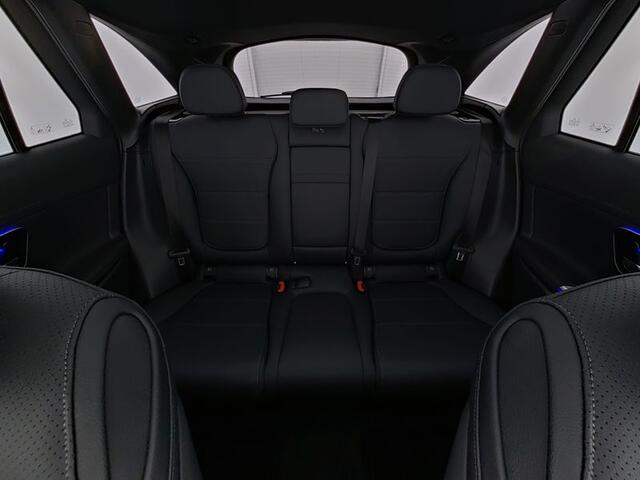 Mercedes-Benz GLC-KLASSE 300 e 4MATIC AMG Plug-In Hybride | Edition AMG-Line | Night Pakket | Alarm | Digitaal Koplampen | DC Laden | Panorama Schuif-Kanteldak | Inclusief 24 maanden MB Certified garantie voor Europa.