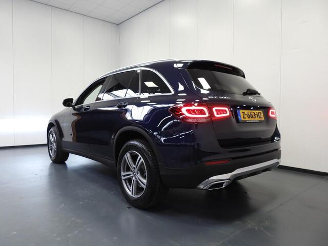Mercedes-Benz GLC-KLASSE 300e 4MATIC Premium NAVI/CAMERA/LED/18"LMV!