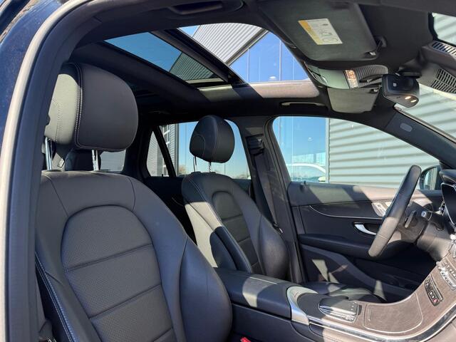 Mercedes-Benz GLC-KLASSE 300e 4MATIC Premium Plus Plug in Hybrid 320pk PHEV | Trekhaak af Fabriek | Panodak | Adaptive Cruise | Camera | Lederen Stoelen Memory | Carplay |