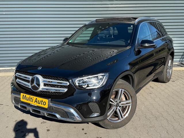 Mercedes-Benz GLC-KLASSE 300e 4MATIC Premium Plus Plug in Hybrid 320pk PHEV | Trekhaak af Fabriek | Panodak | Adaptive Cruise | Camera | Lederen Stoelen Memory | Carplay |