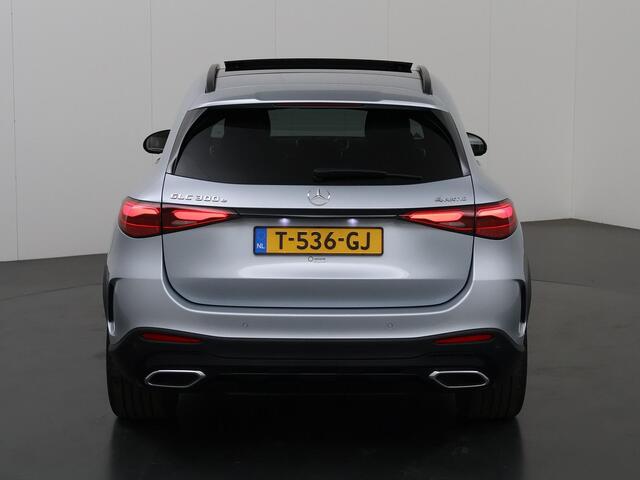 Mercedes-Benz GLC-KLASSE 300e 4MATIC AMG Line | Panoramadak | Rijassistentiepakket | 20" lichtmetalen velgen | Sfeerverlichting |