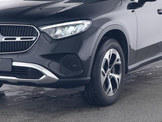 Mercedes-Benz GLC-KLASSE 300 e 4MATIC Plug-In Hybride | Trekhaak | Panorama Schuif-Kanteldak | Stuur en Stoelverwarming | Sfeerverlichting | Memory voorstoelen | Inclusief 24 maanden MB Certified garantie voor Europa.